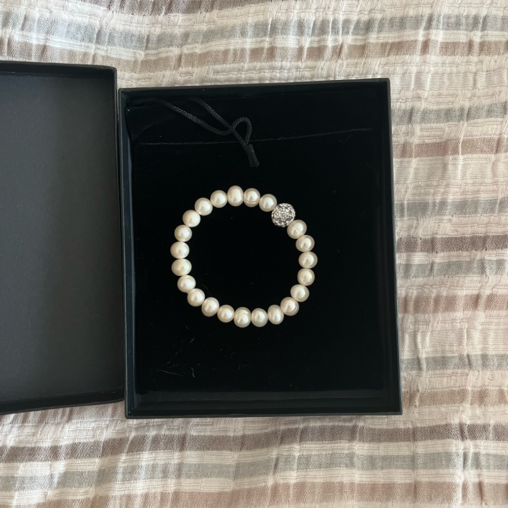 Freshwater pearl bracelet
